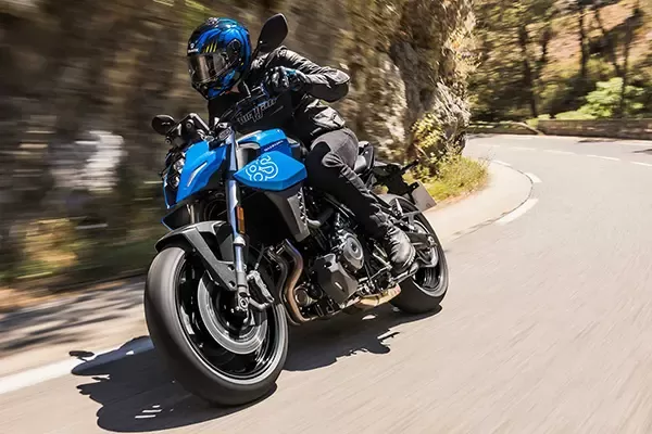 SUZUKI GSX-8S