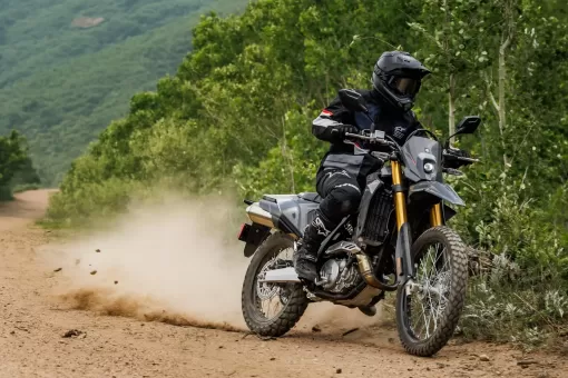 suzuki-nov24-drz4pair-gallery4.jpg