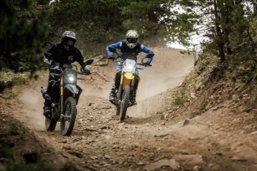 suzuki-nov24-drz4pair-gallery5.jpg